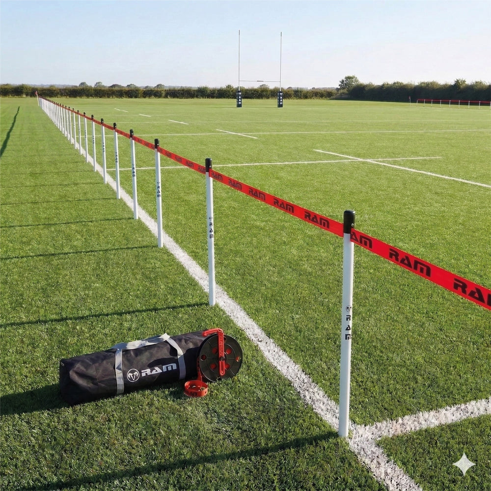 Barrières de respect portables pour terrain de rugby Ram, 100 m, avec poteaux et ruban adhésif.